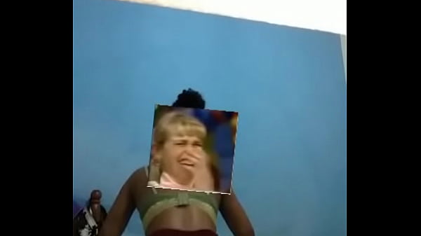 Novinha rebolando gostoso 