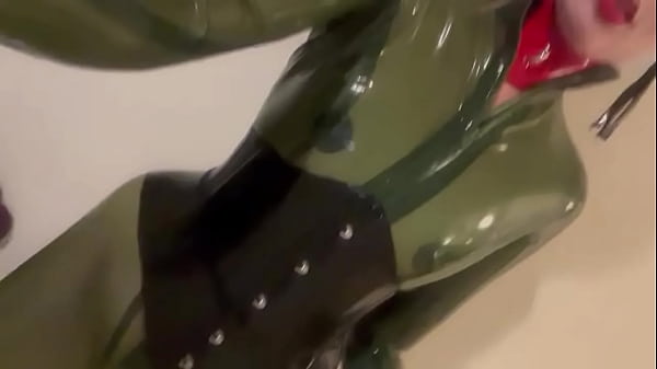 Nonton Last Nights Fetish Party Outfit! thumbnail