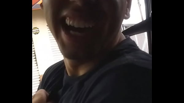 otaku embrasando achando que &eacute_ rokage