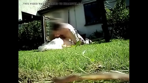 Play MP4 - Outdoor Quickie with Sex Doll