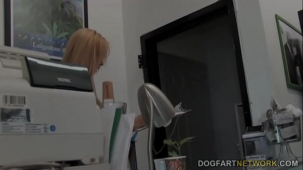 Busty CougarBrooke_Tyler Loves Black Dick