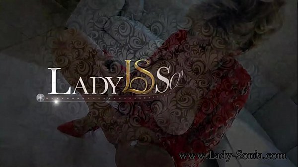 Play MP4 - Lady Sonia gets off with her new vibrator