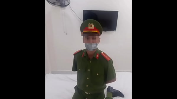 Play MP4 - Tổng hợp C&ocirc;ng An v&agrave; Qu&acirc;n &Dstrok;ội Việt Nam P2 &vert; &vert; Xem th&ecirc;m&colon; http&colon;&sol;&sol;bit&period;ly&sol;GetMorexVideos-MrT