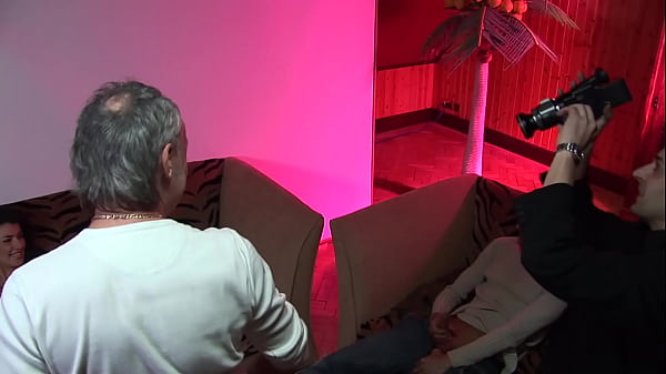 Brunette mature slut fucking and forusome