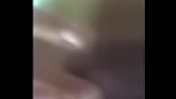 Horny slut loves to play 