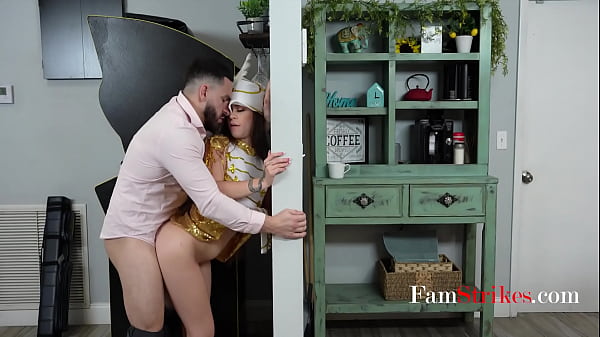 Play MP4 - Stepdad's Been Waiting For Me To Play With His Flute- Josie Tucker &vert; FamStrikes