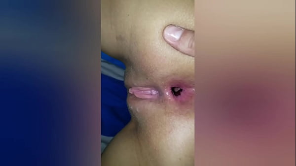 Play MP4 - Comendo o cuzinho da amiga