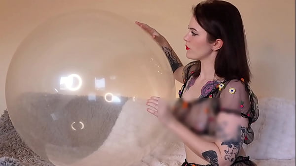 Transparent balloon kissing 