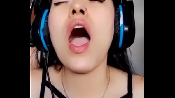 I TOUCH MYSELF WHILE WATCHING PORN HERE ON XVIDEOS SQUIRT OF PLEASURE! 