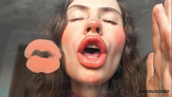 Nonton Nude Naughty Kiss thumbnail