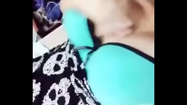 Hermosa chica tocandose! 