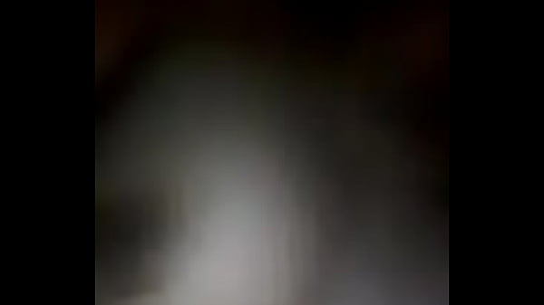 Me muestra sus senos 