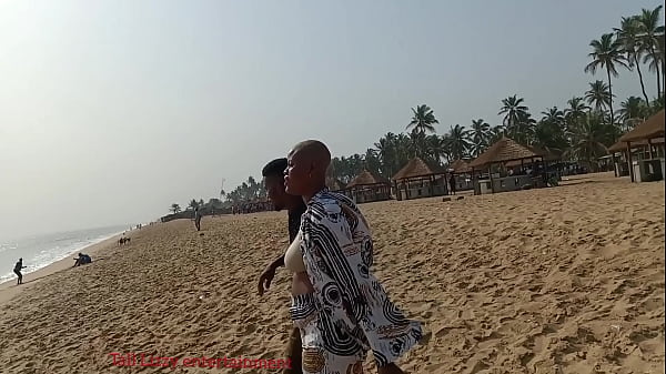 Play MP4 - Two lovers went to the beach to conceal their love for each other and went inside to make love