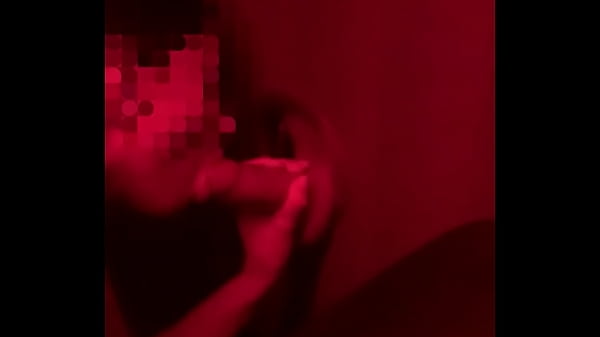 Play MP4 - Novinha gulosa ocupadinha na BUCETA e na BOCA na cabine do glory hole &lpar;gloryhole&rpar; >>> Adoro uma rola desconhecida - parte 1