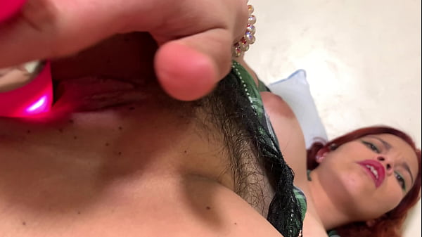 Estudiante_se graba y se masturba_en su habitación