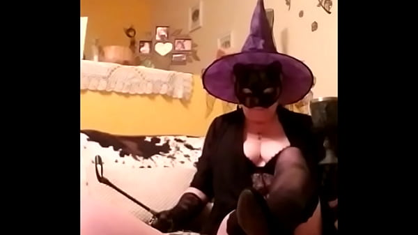 Play MP4 - 2024 10 31 Soir&eacute;e d'Halloween avec mon esclave