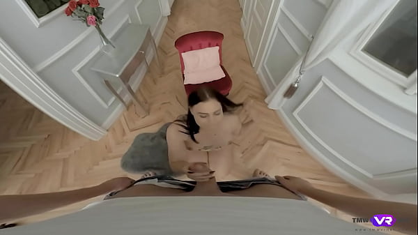 TmwVRnet.com - Keira Flow - Hottiewelcomes her dudeback home