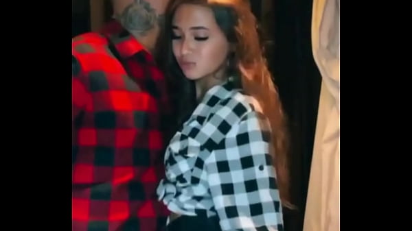 Nonton Gata Do Instagram Rebolando O Namorado thumbnail