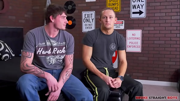 Play MP4 - Trevor Laster Sits On Cage Kafig Cock