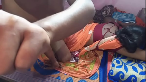 Sari pahni hui bhabhi ji ko piche se sex Kiya maza aa gya 