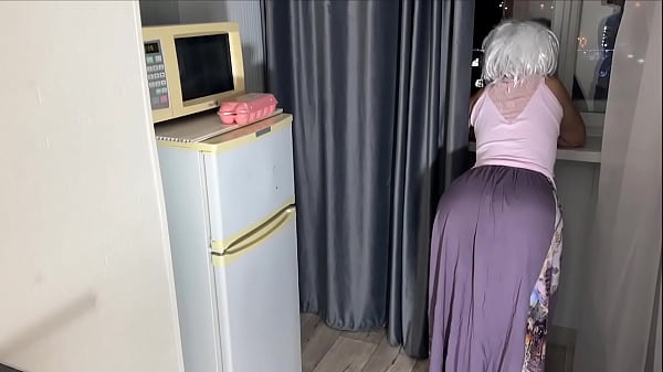 Play MP4 - Stepmom in a long dress prefers to be fucked in the ass