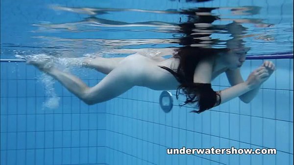 Play MP4 - Cute Umora is swimming nude in the pool