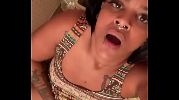 Play MP4 - Bobbi jo88 hides in bathroom