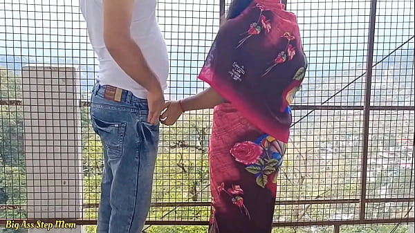 Play MP4 - Hottest Indian Couple Sex at Outdoor - Sex at Open Public Place - River Side Sex Video in Hindi