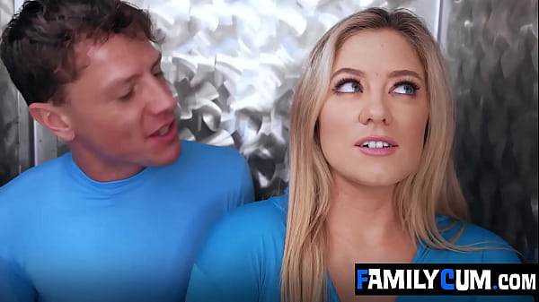 Nonton He Used That Hole In My Clothes To Finger Me Until He Could Relieve All Of My Stress - Familycum thumbnail