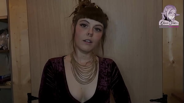 Nonton Princess Gives Knight A Sloppy Blowjob Reward thumbnail