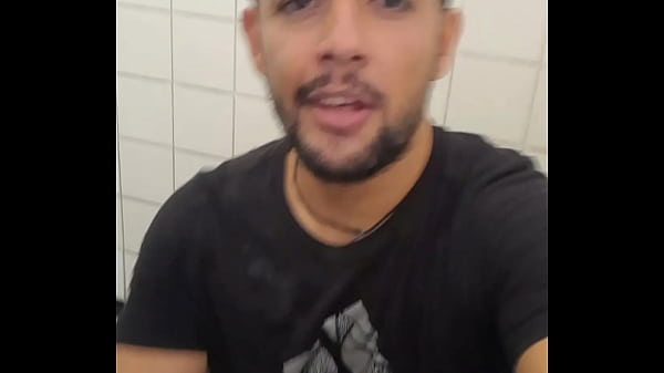 Oral Gostoso Esses Machos Que Entraram No Banheiro P&uacute;blico Afim De Uma Puto Mamador - Parte 01 thumbnail