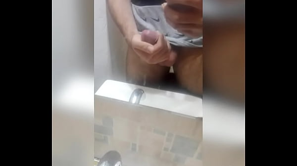 chico del mc se pajea 