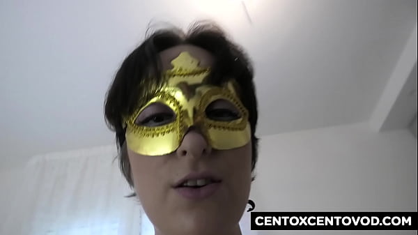 Play MP4 - La prima volta di Raffaella Lad&agrave; alla CentoXCento