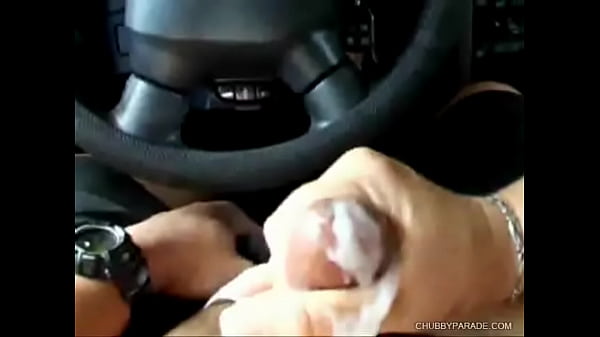 Play MP4 - BBW Car Handjob