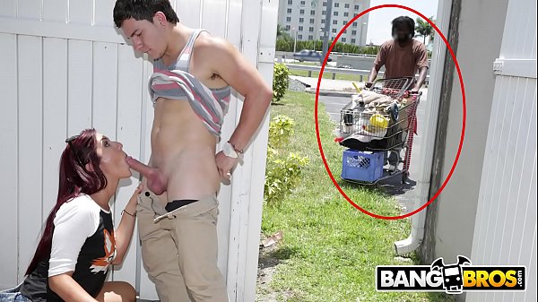 Play MP4 - BANGBROS - Sophia Steele Gives Peter Green A Public Blowjob While Bum Walks On By