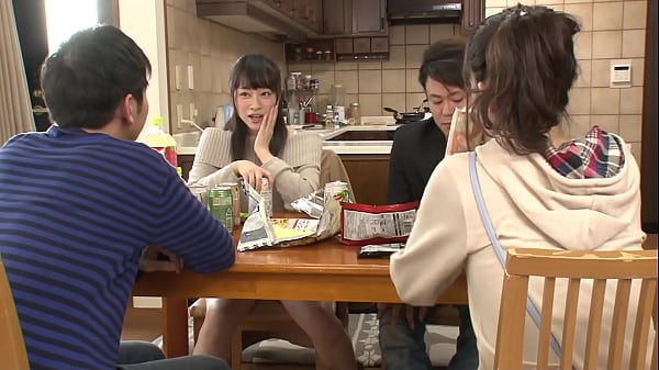 3qvecjg　バレそうな極限状態に屈服した女はエロい！！人がいてもおかまいなし！！痺れる緊張感に性欲爆発！！こんなことろでなんて&hellip;声出ちゃうよ&hellip;　潮吹き 美乳 中出し イタズラ 素人 ミニスカ