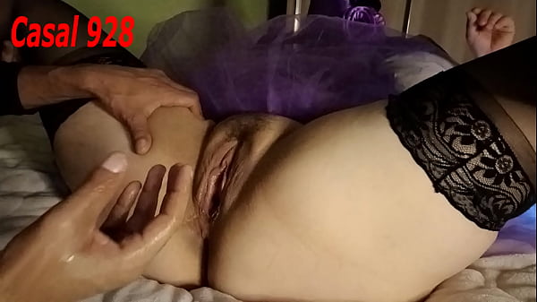 Play MP4 - Enfiei a m&atilde;o na buceta da bruxinha 928 no Halloween