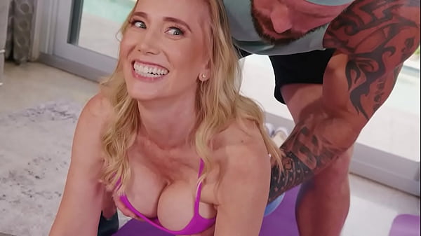 Busty blonde milfsucks her gym instructor