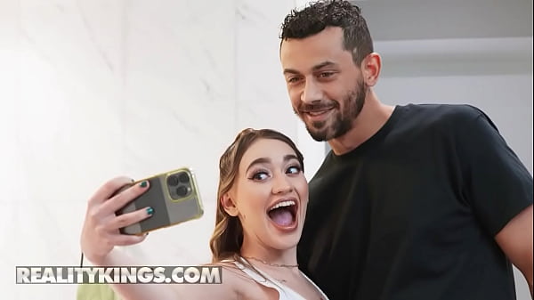 Play MP4 - REALITY KINGS - Stepmom Justine Jakobs And Sera Ryder Take Turns On Alex Jones&rsquo;s Eager Cock