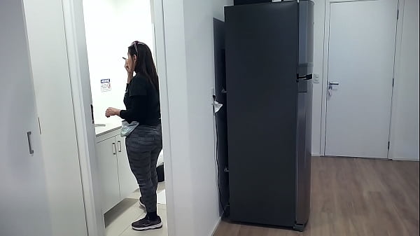 Play MP4 - SUZY LEVOU UM BOLO E ACABOU SE MASTURBANDO