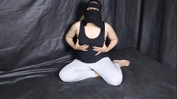 Play MP4 - بلعب فى كسى لغاية ما نزلت لبنى على كسى اتفرج على انا سارة المتناكة