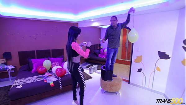 Play MP4 - Behind-the-Scenes-with-Jenny-and-Sofia-O