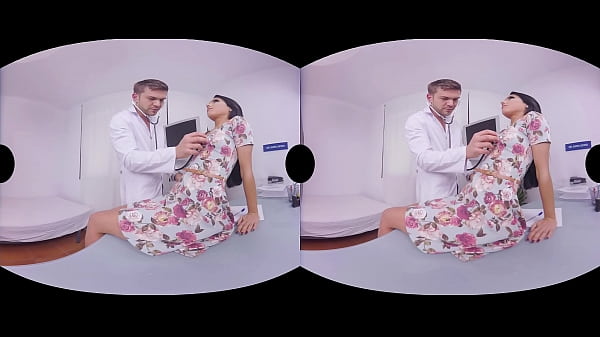 Play MP4 - Apolonia Lapiedra in her first VR scene