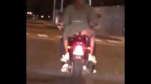 Play MP4 - Angolana Gostosa