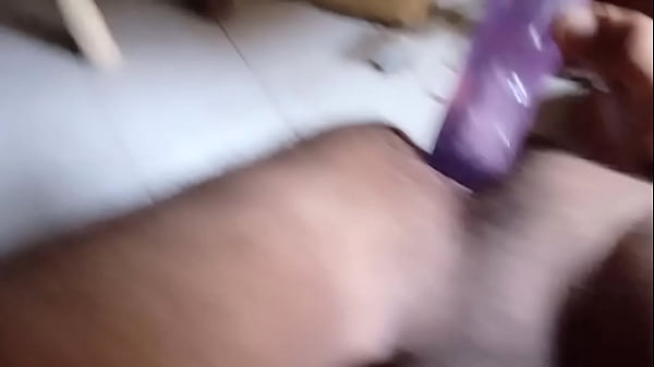 Dildo morado