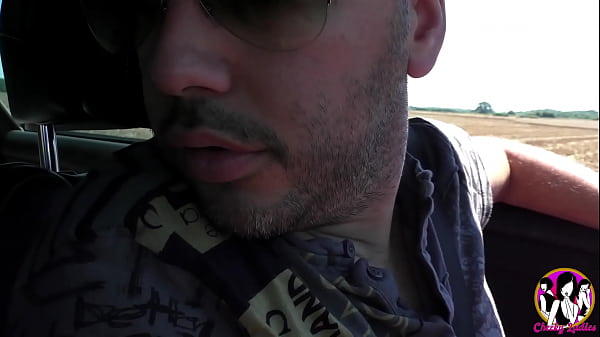 Play MP4 - Sexy brunette mature gets DP outdoor