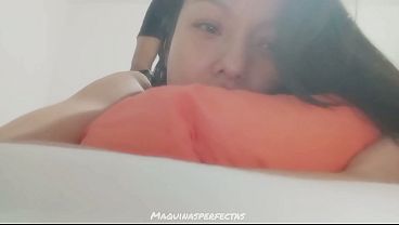 Mamada Amateur Para Mi Padrastro, Terminamos Follando thumbnail