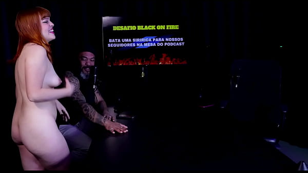 Depois das férias deu crise de_ansiedade e por_isso entrou no câmera se assustou com abunda do homem_e o fetiche de boneca Middy WATCH ON SHEER RED