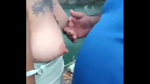 Play MP4 - Latina puta muestra como mam&aacute; verga manosean y penetran por cliente