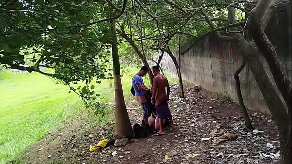 Dando Pra Um Pauzudo Na Trilha Quando Apareceu Mais Dois. Acabei Ganhando Leite De Todos. thumbnail